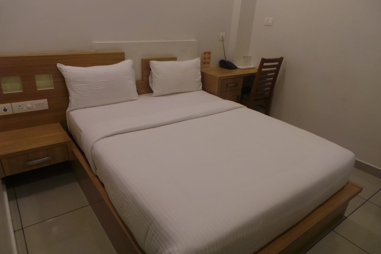 Saas Residency Hotel Kozhikode Bagian luar foto