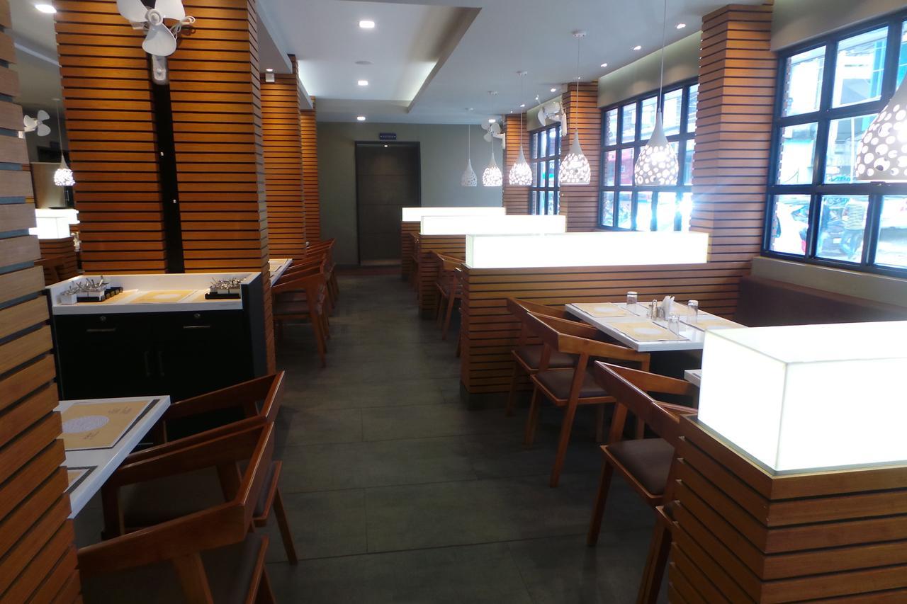 Saas Residency Hotel Kozhikode Bagian luar foto