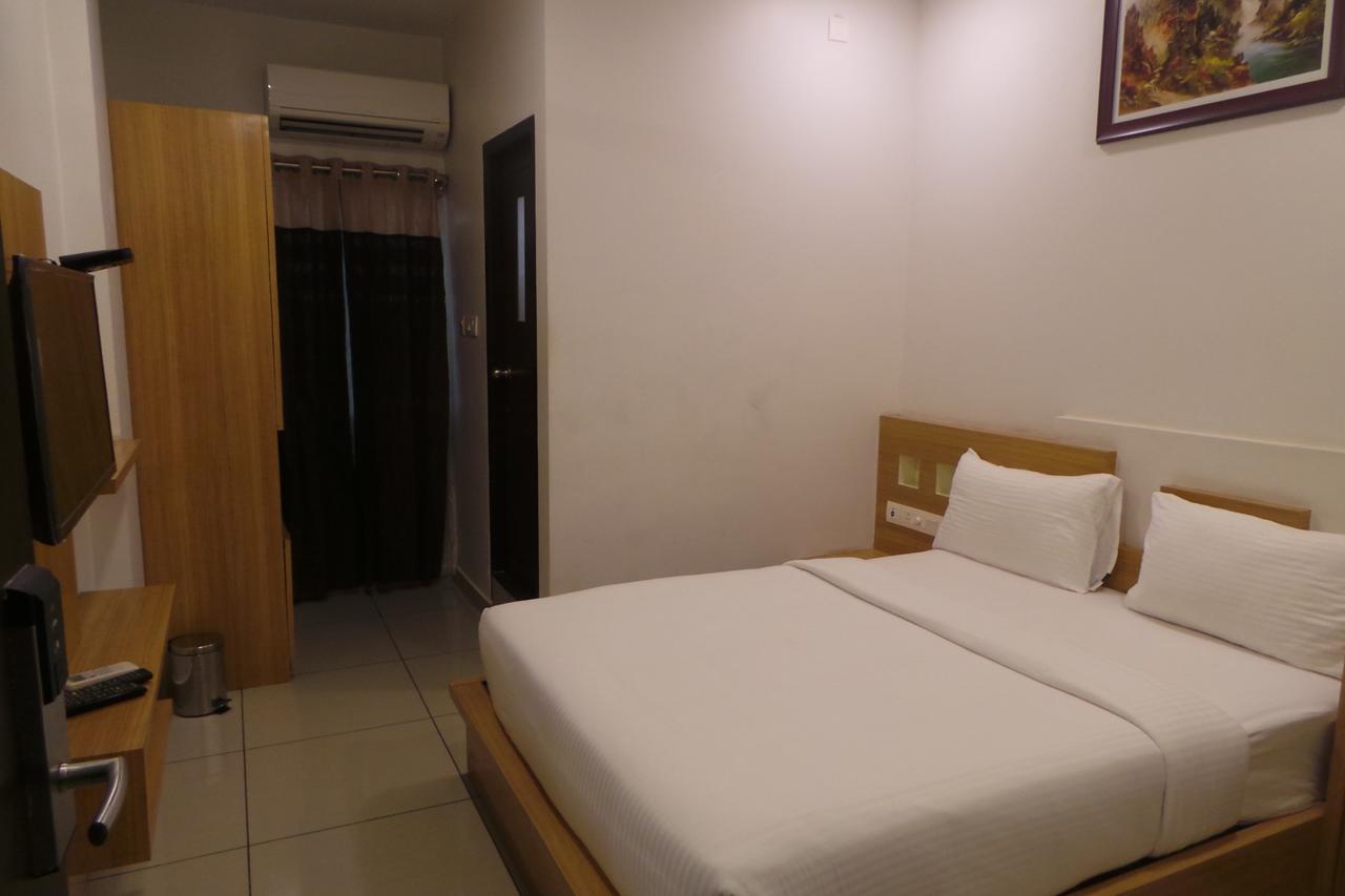 Saas Residency Hotel Kozhikode Bagian luar foto