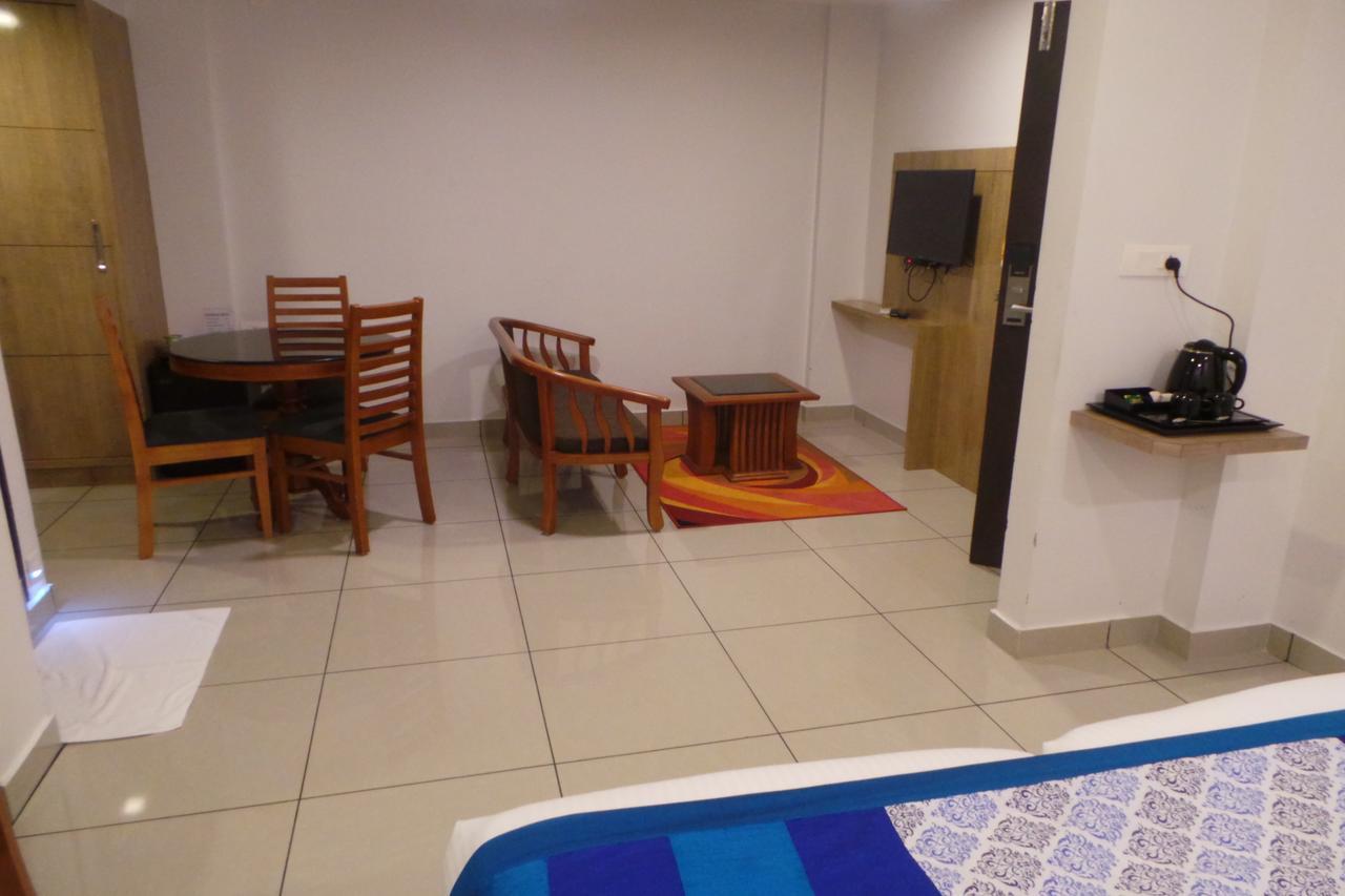 Saas Residency Hotel Kozhikode Bagian luar foto