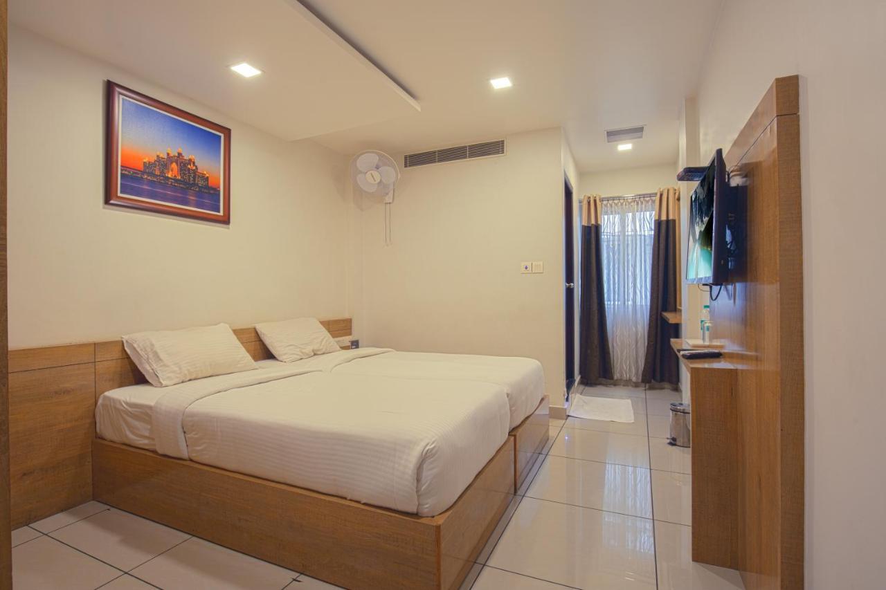 Saas Residency Hotel Kozhikode Bagian luar foto